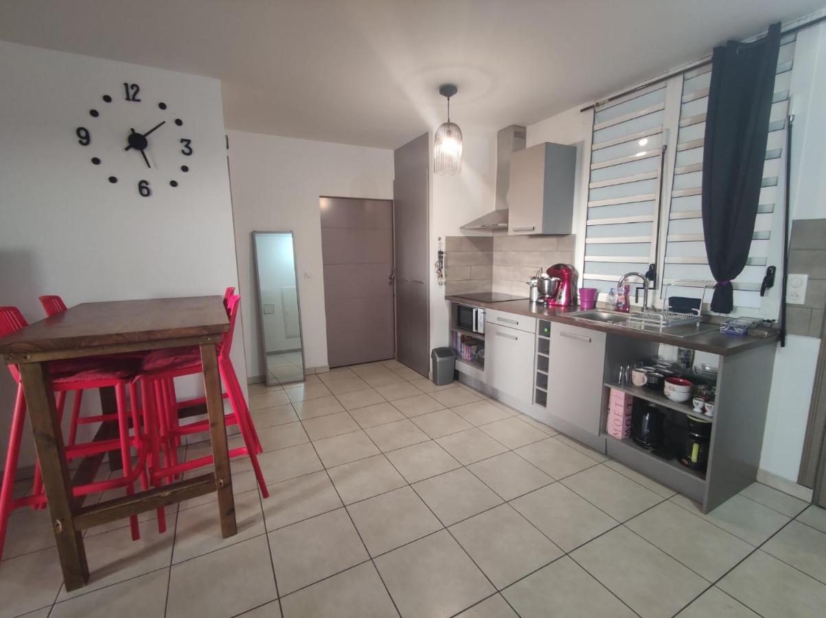 Location saisonnière meublée F2 St Leu face océan à 1 min plage Apartamento Saint-Leu Exterior foto